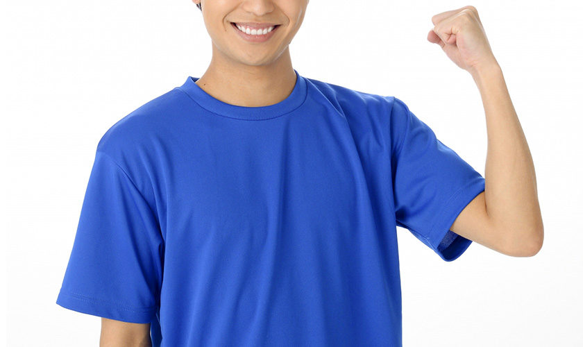 色の置き換え 青いTシャツ